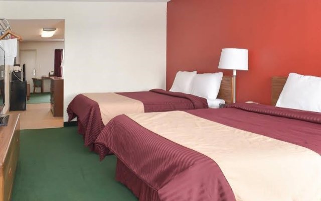 Econo Lodge Inn  Suites