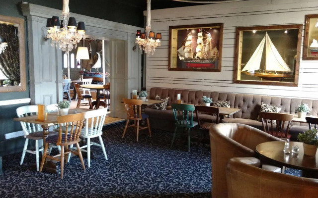 Royal Hotel, Bar & Grill