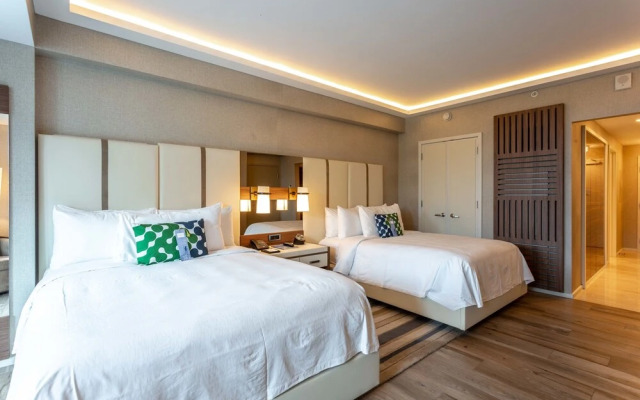 Beachfront Condo With Large Balcony