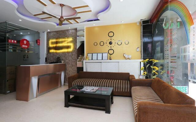 OYO 9042 Hotel BalaG