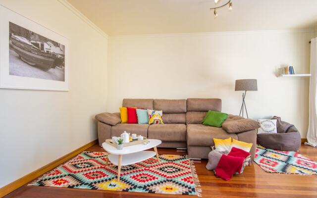 The Cliff Side Apartment by MHM