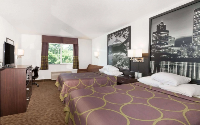 Super 8 By Wyndham Gresham Portland Area OR