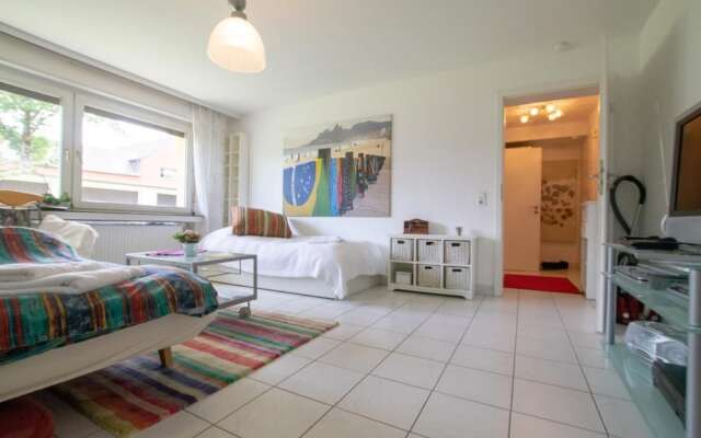 Tolstov-Hotels Big Room Apartment