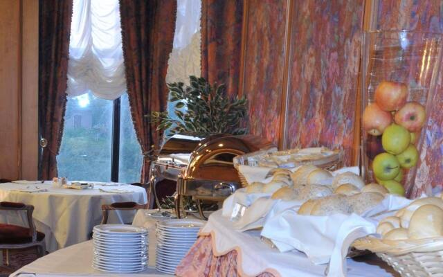 Moderno Hotel Roma