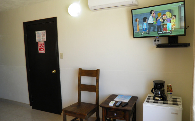 Seaside Hotel & Victor's RV Park