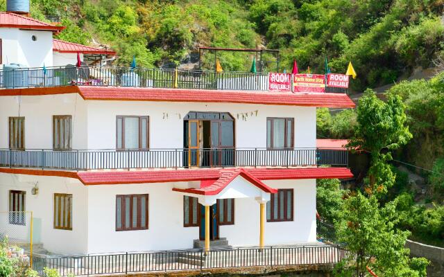 SPOT ON 37977 Parth Home Stay
