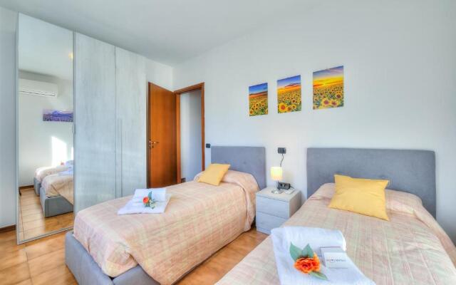 Cedar House Villa Few Minutes From Lake