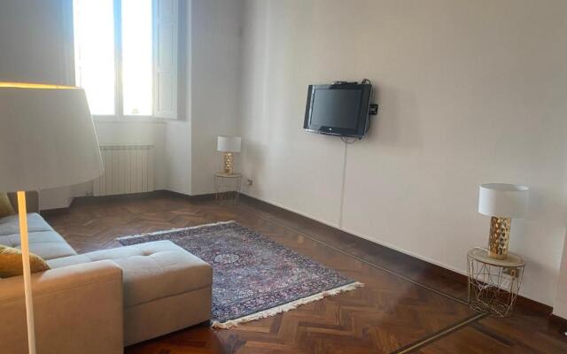 PLAZA SUITE Collection