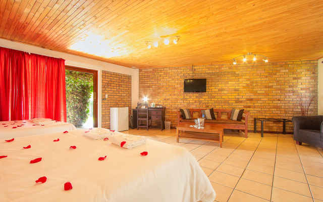 Airport Bird & Game Lodge