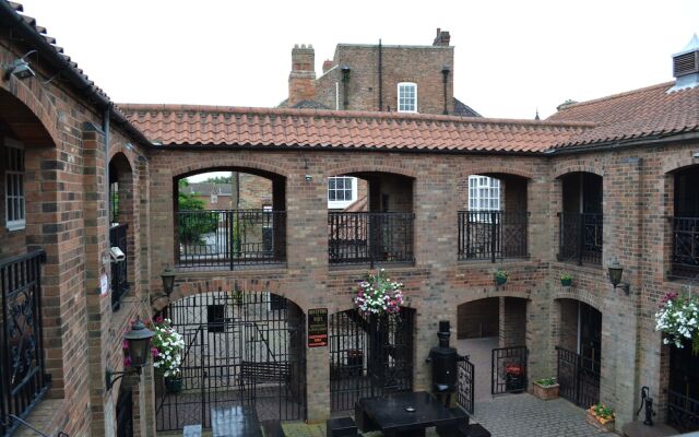 The Exchange Coach House Inn