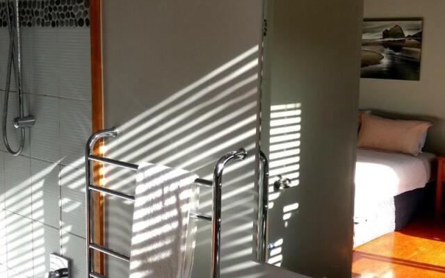 Piha Beachstay - Hostel