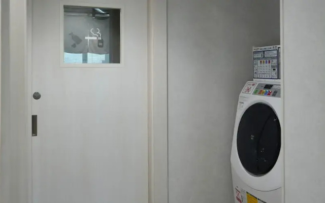 Rembrandt Cabin and Spa Shimbashi - Caters to Men