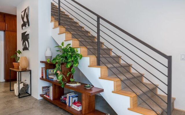 New Architectural House Rooftop Deck 3BD