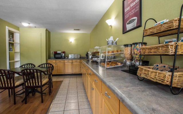 Greenville Pelham Inn by IHG