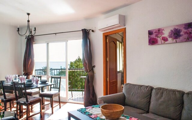 Beachfront Vacation Apartment in Fuengirola Ref 102