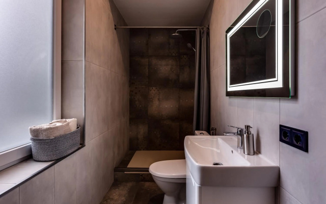 LEOGRAND apartment on Kniazia Romana 6