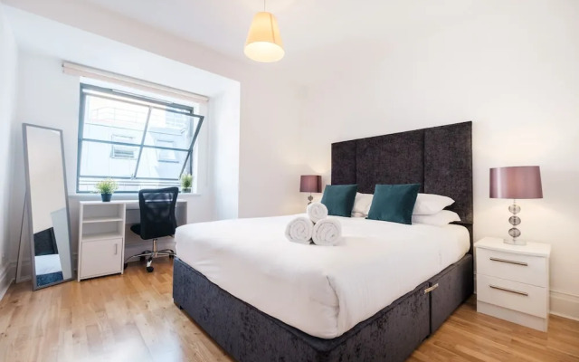 Holborn Penthouse Apartment with Terrace