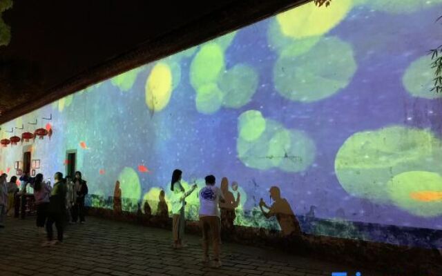 Tongli Cloud House Quadrangle Designer Cinema Hotel