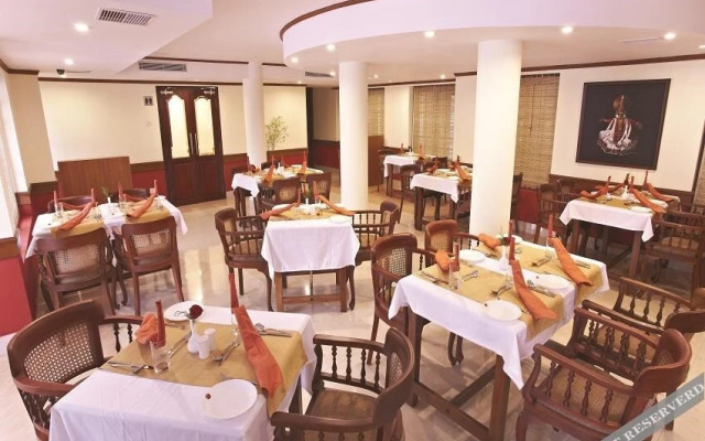 Hotel Aroor Residency