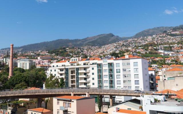 Luxurious Apartment Funchal - Casa Valentina - Rent2U, Lda