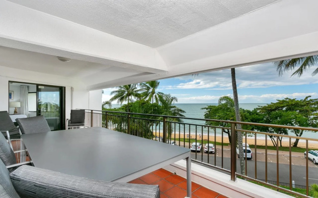 Roydon Beachfront Apartments