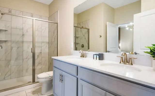 Storey Lake 9BR Wonderland Home 2852