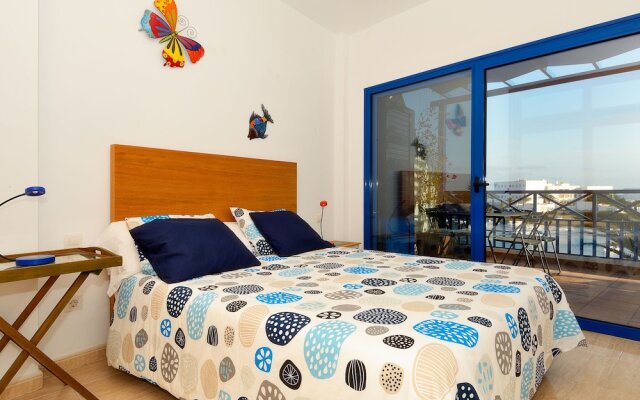 Comfortable Apartment in Arrecife With Terrace