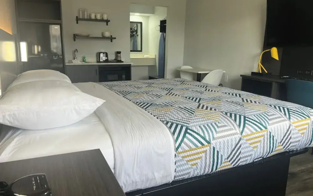 Tulsa Inn & Suites