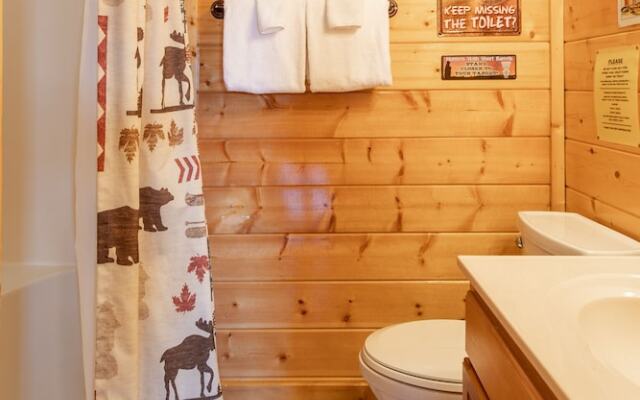 SmokyStays Bears Den Cabin