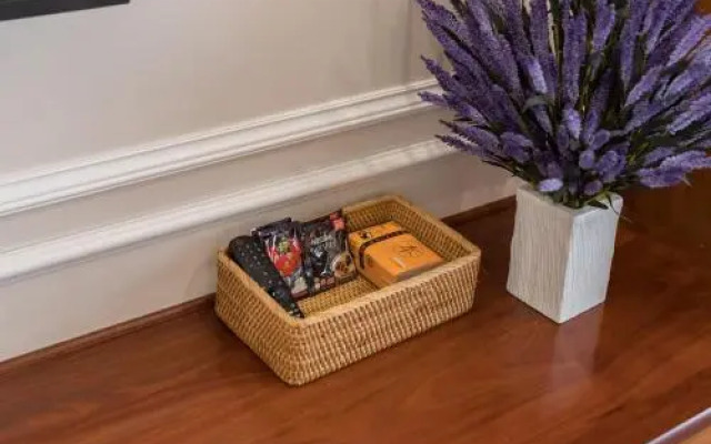 Woody House Boutique