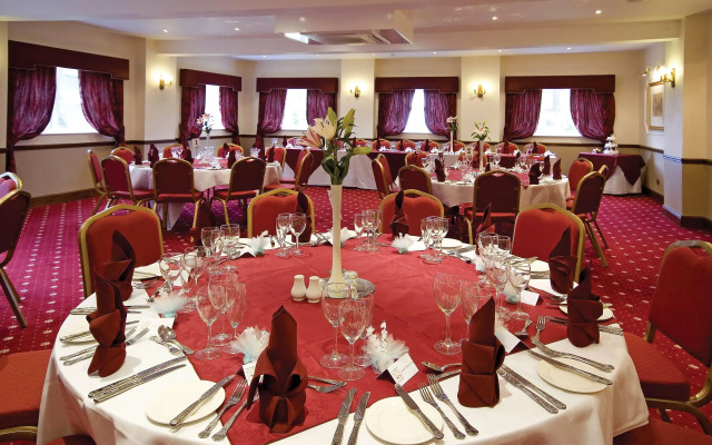 The Oaks Hotel