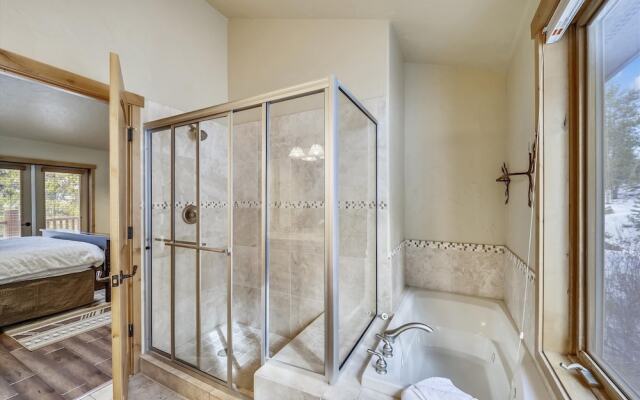 Highfield Trail 4 Bedroom Home by RedAwning