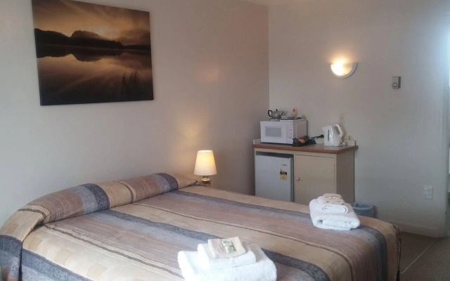 Raymar Motor Inn