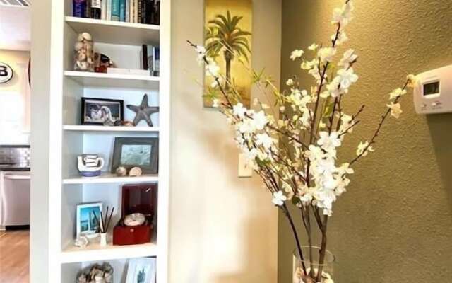 Sea Beauty 3 Bedroom Home by RedAwning