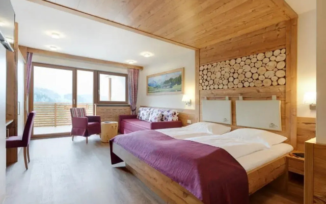 Molaris Lodge