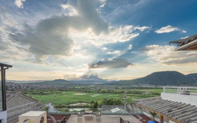 Sanwanli Senlv Designer Homestay (Tengchong Heshun Ancient Town)