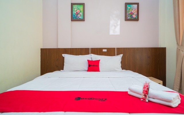 RedDoorz Plus Syariah @ Jalan Dokter Wahidin Bojonegoro