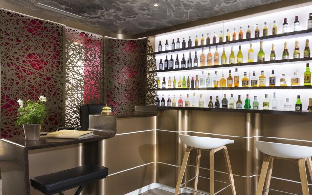 Hotel Eiffel Segur