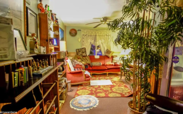 Billie's Backpackers Hostel