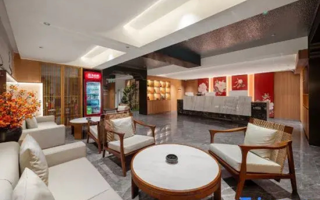 QIANNA HOTEL GLORIOUS（Luoyang Yingtianmen Xigong Xiaojie Store）
