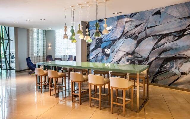 Hennessy Park Hotel