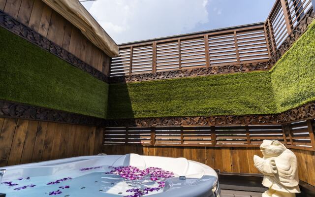 Hotel Petit Bali Garden Shin-Okubo - Adults Only