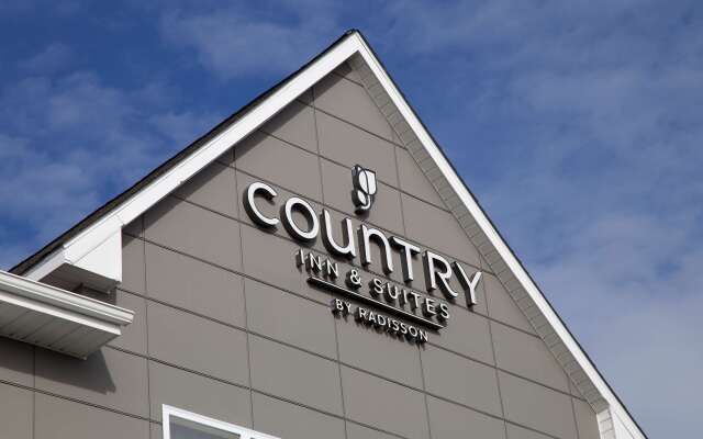 Country Inn & Suites by Radisson, Crystal Lake, IL
