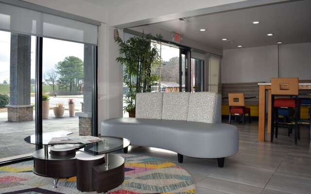 Quality Inn Calhoun North I-75