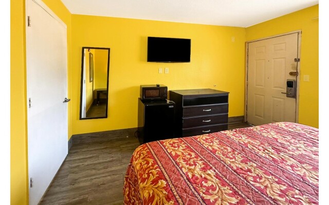 Luxury Inn By OYO Albany