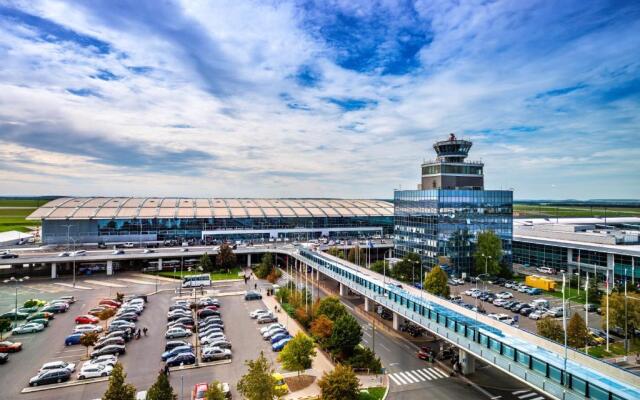 Courtyard by Marriott Prague Airport