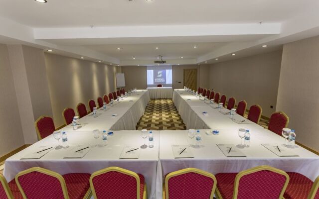 Shimall Deluxe Hotel