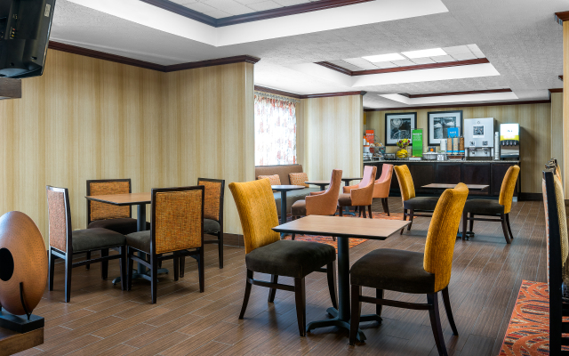 Hampton Inn Parkersburg-Mineral Wells