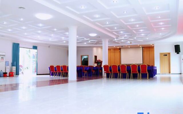 Zhongshan Quanlin Daray Sports Hotel