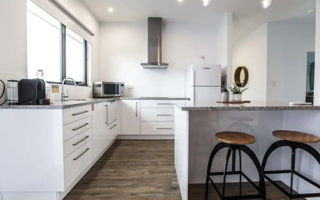 Island Quarters